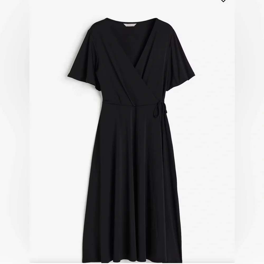 Stunning EUC H&M wrap dress with tie front - Picture 1 of 7